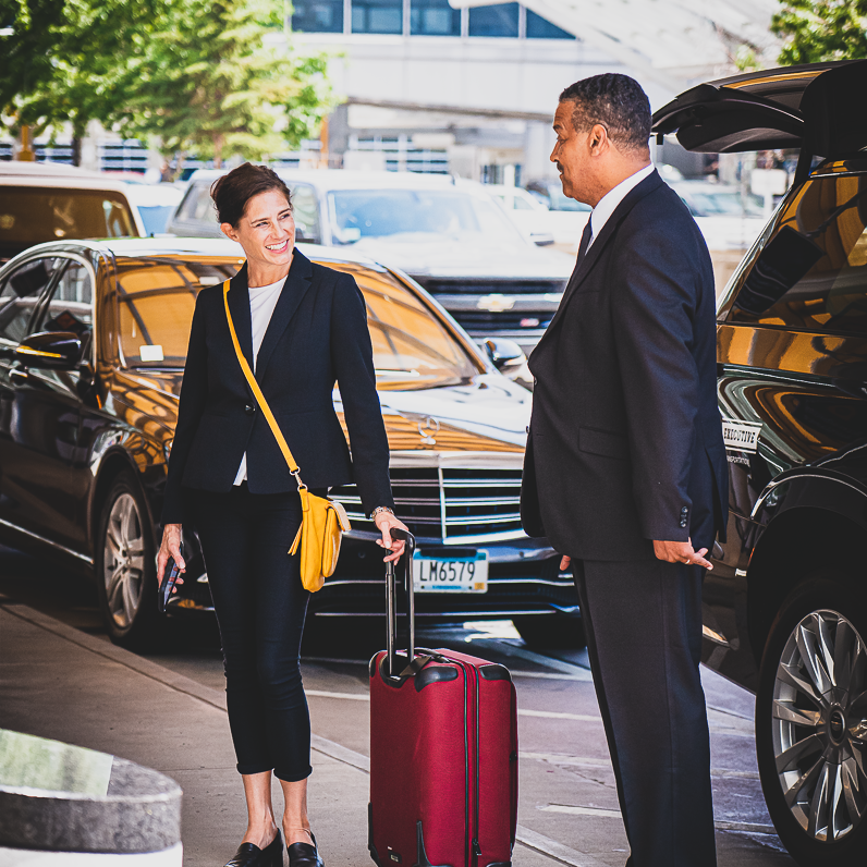 Chauffeur Bryant drops off a guest at the MSP airport departures with perfect timing to arrive to her gate on time.