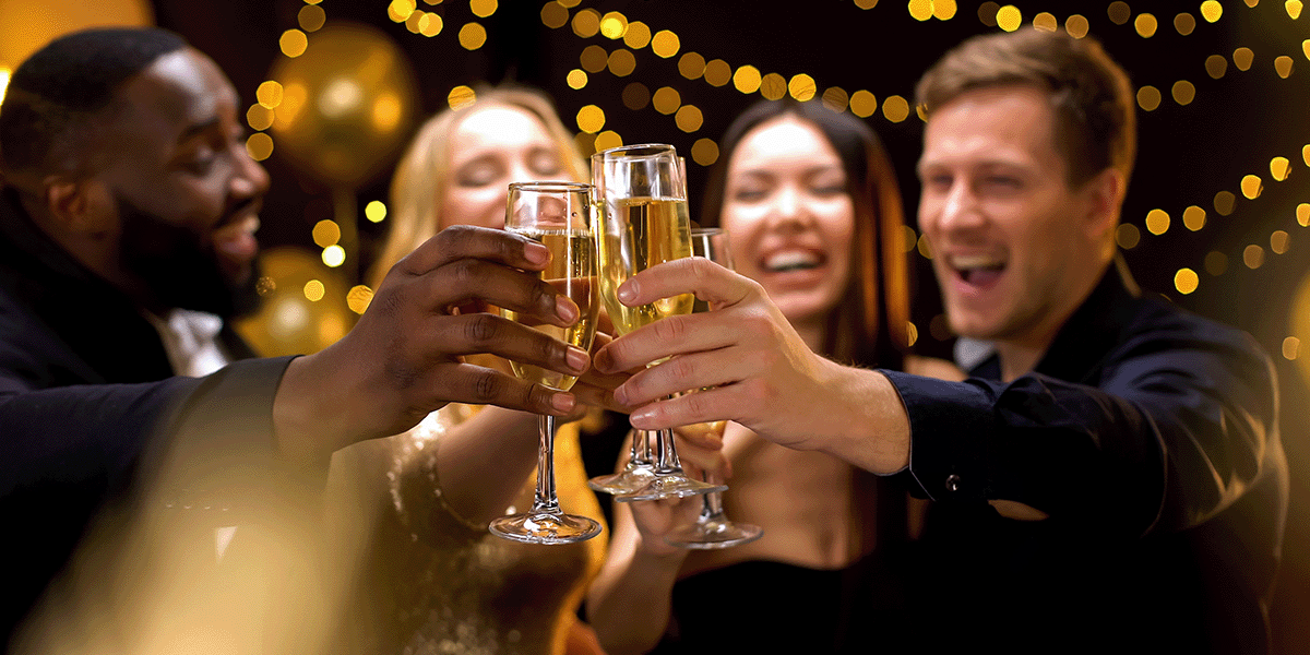 Plan the perfect corporate holiday party because the team that plays together stays together!
